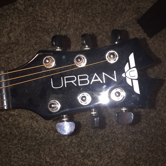 Keith Urban Limited Edition Guitar - Picture 3 of 4